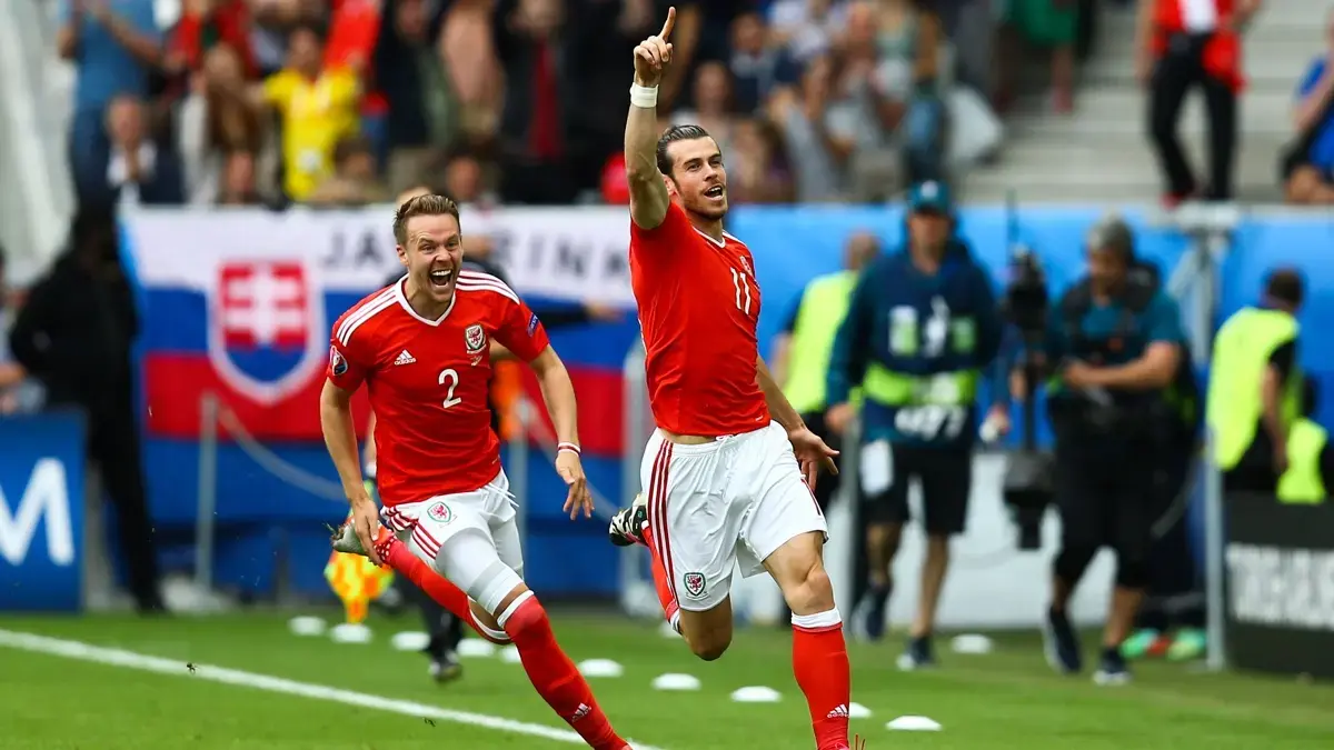 Gareth Bale célèbre le but des Pays de Galles